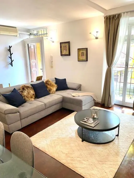 Image 5 of Duomo area 2 bedroom Appartment Deluxe