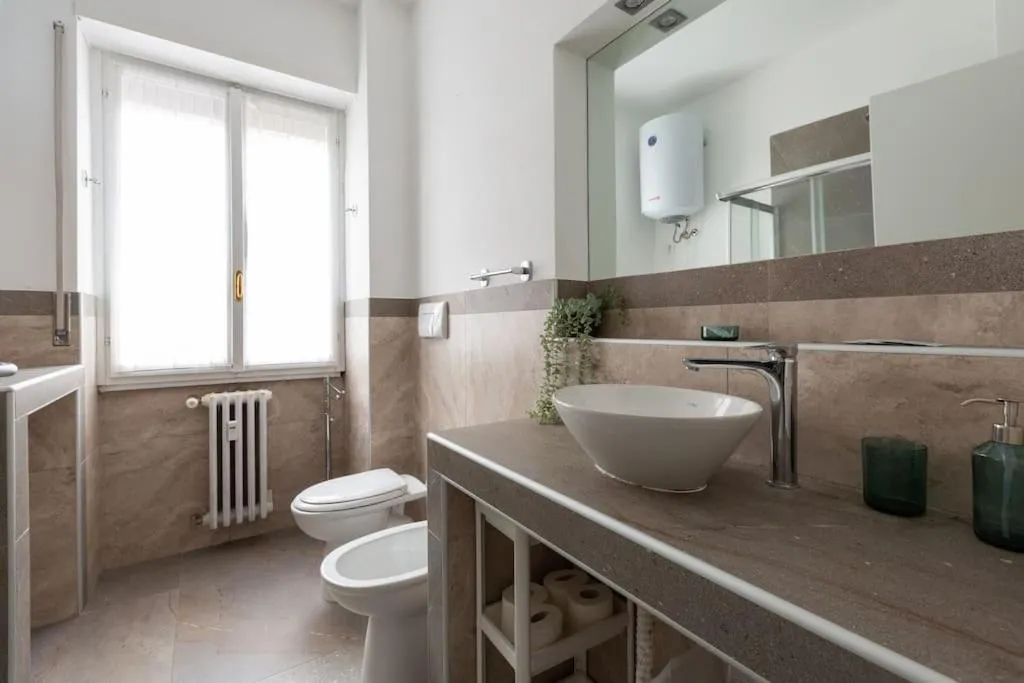 Image 6 of EasyTopStay – Large Apartment Close to Metro
