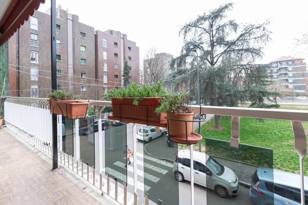 Image 4 of EasyTopStay – Large Apartment Close to Metro