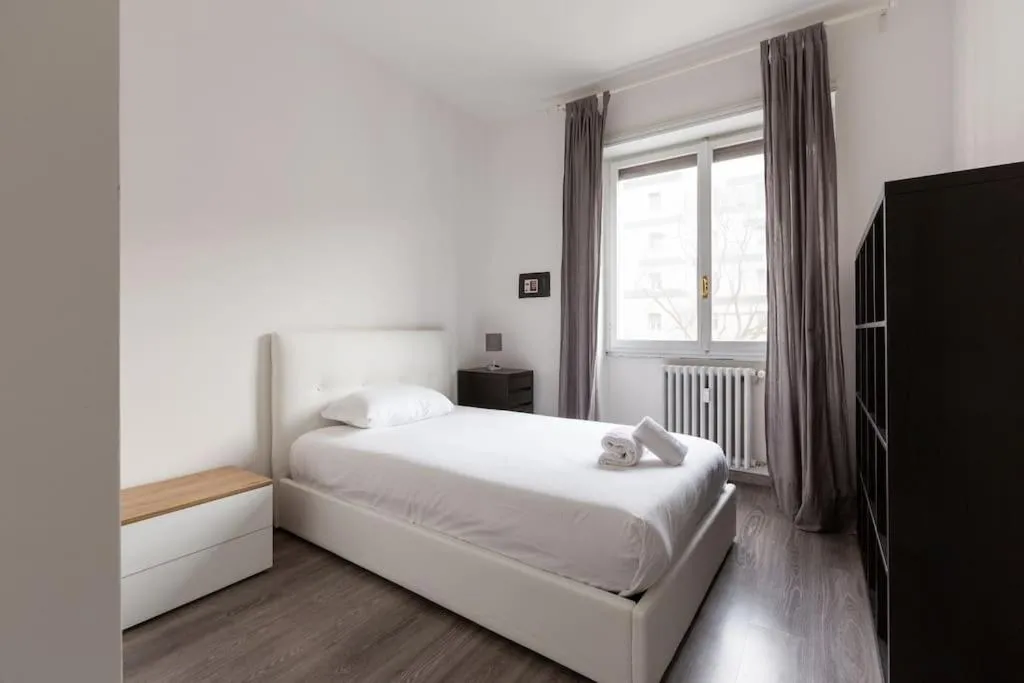 Image 5 of EasyTopStay – Large Apartment Close to Metro