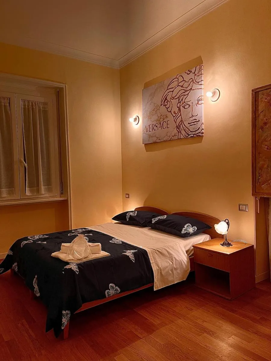 Image 6 of Easy Room Italy Balcony
