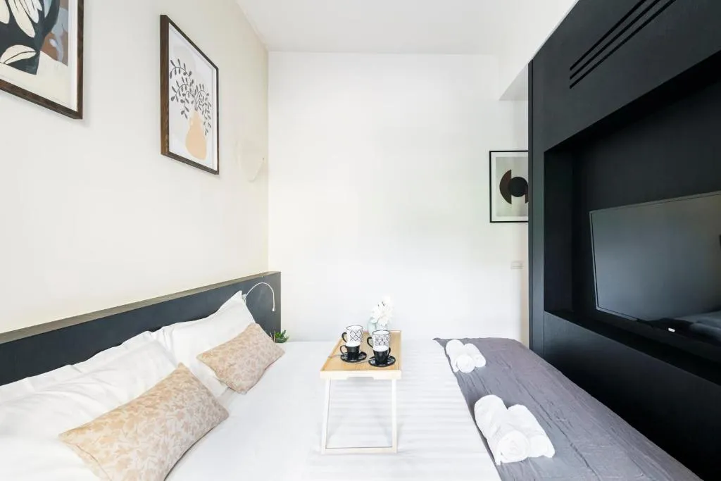 Image of Easylife – Milano – Magenta 83S – Magenta