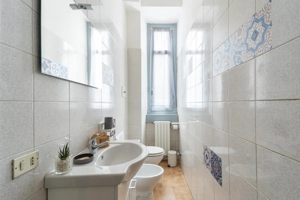 Image 2 of Elegant Apt near metro Porta Romana,3 fermate subway-stop a Duomo, WIFI-NETFLIX Free
