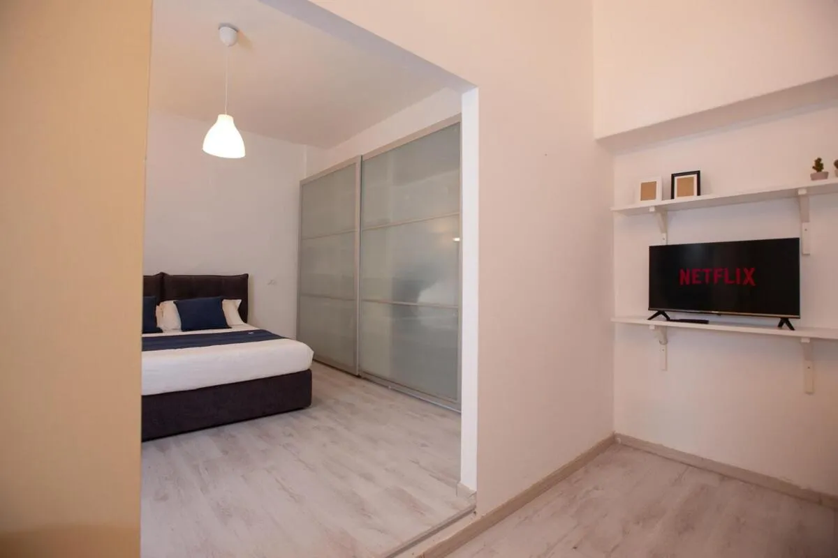 Image 1 of Elegant Little Apartment – City Center – M4 Station