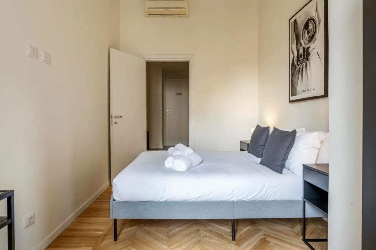 Image 4 of Elegant brand new apartments near Duomo