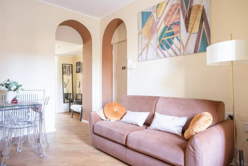 Image of Elegant suite near the subway, fast Wi-Fi and AC