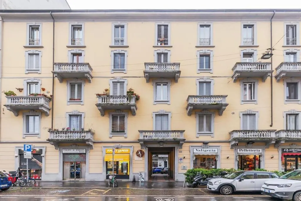 Image 5 of Elegante Pied-à-Terre Stile & Comodità a Milano