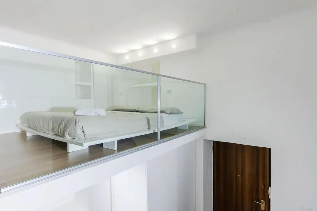 Image 6 of Elegante Pied-à-Terre Stile & Comodità a Milano