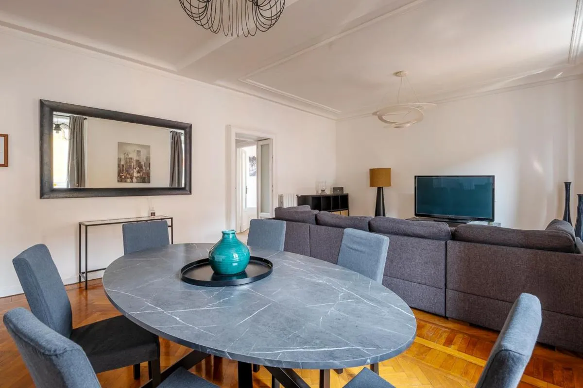 Image 2 of Exclusive 3 bedrooms apartment in Brera