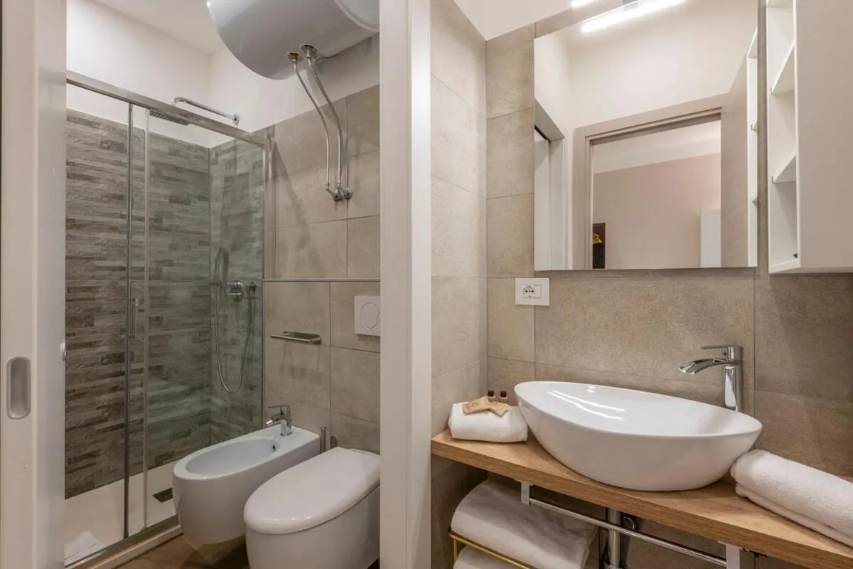 Image 6 of Frisi 3 City Center Suite – B Home
