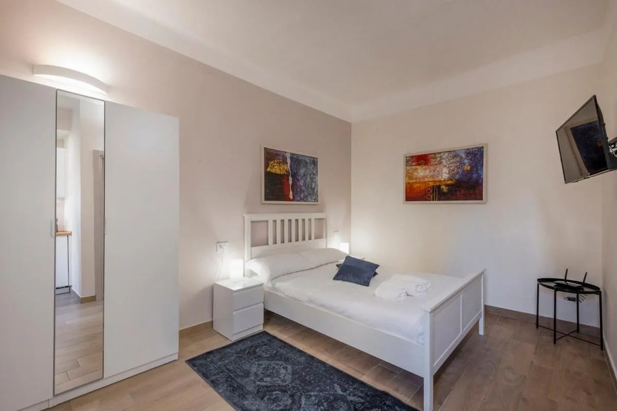 Image 5 of Frisi 3 City Center Suite – B Home