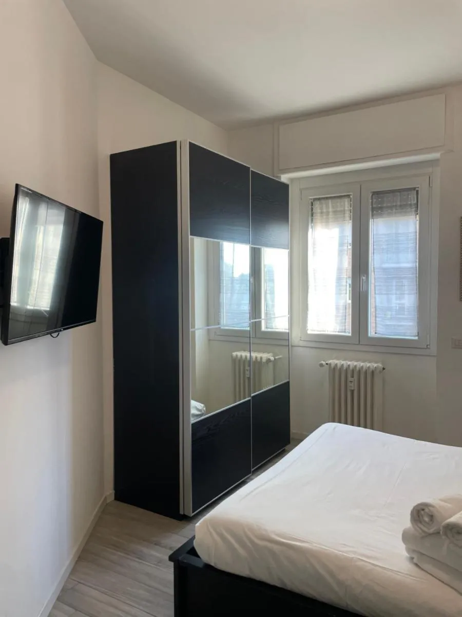Image 1 of Gardone Apartment – ampio Appartamento con 2 camere da letto – Comodo per Duomo!