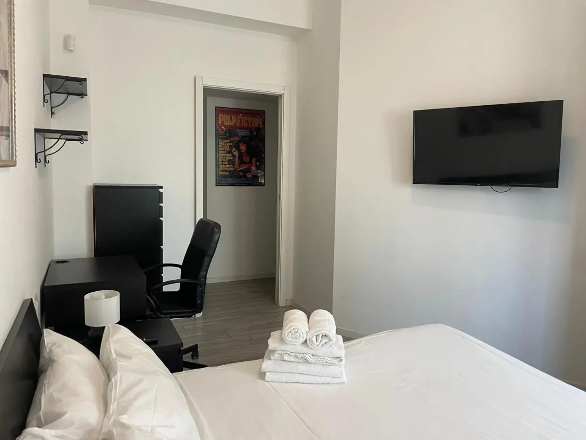 Image 4 of Gardone Apartment – ampio Appartamento con 2 camere da letto – Comodo per Duomo!
