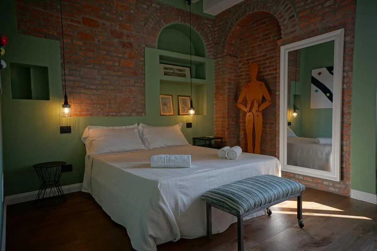 Image 6 of Glamour Apartment