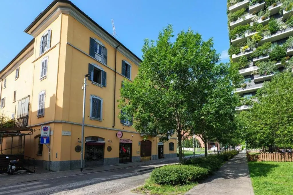 Image 5 of Glamour Apartment