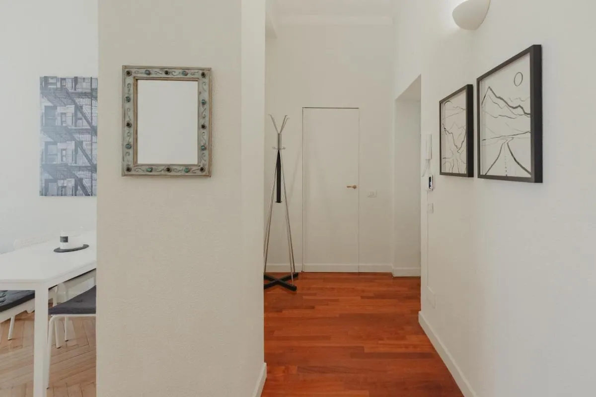Image 4 of GoHost – Quiet, Bright & Stylish Flat in the Heart of Milan