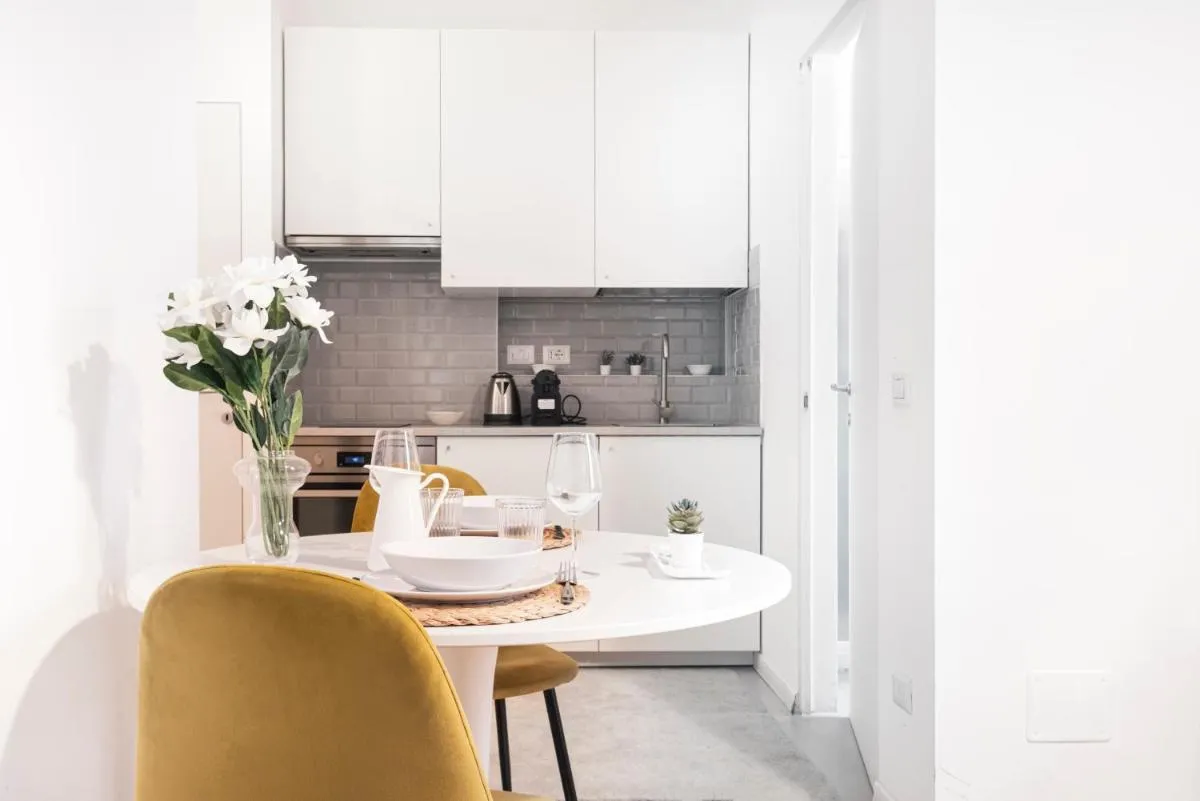 Image 2 of Gorgeous flat in the Design District