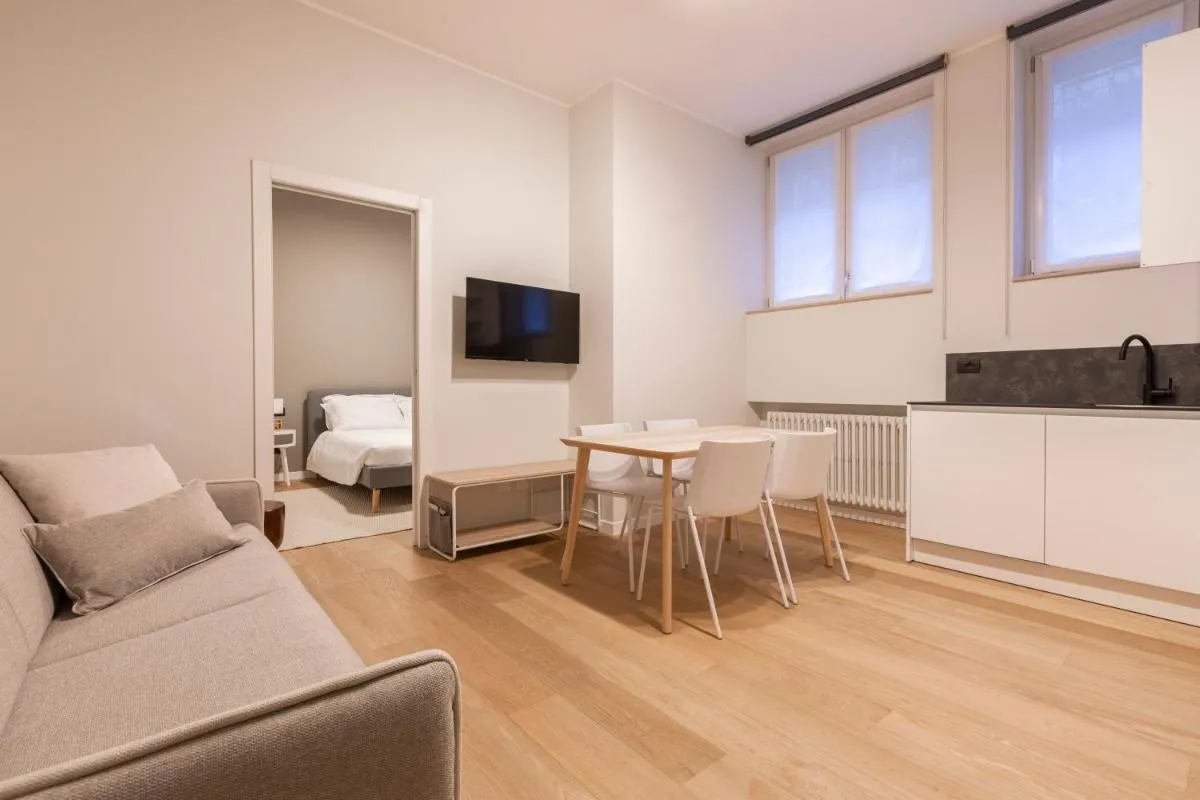 Image 4 of Grancini Suite