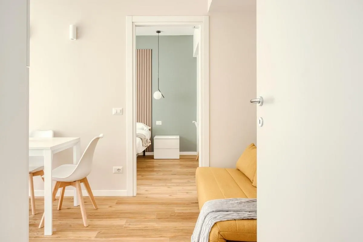 Image 2 of Green Diamond Flat