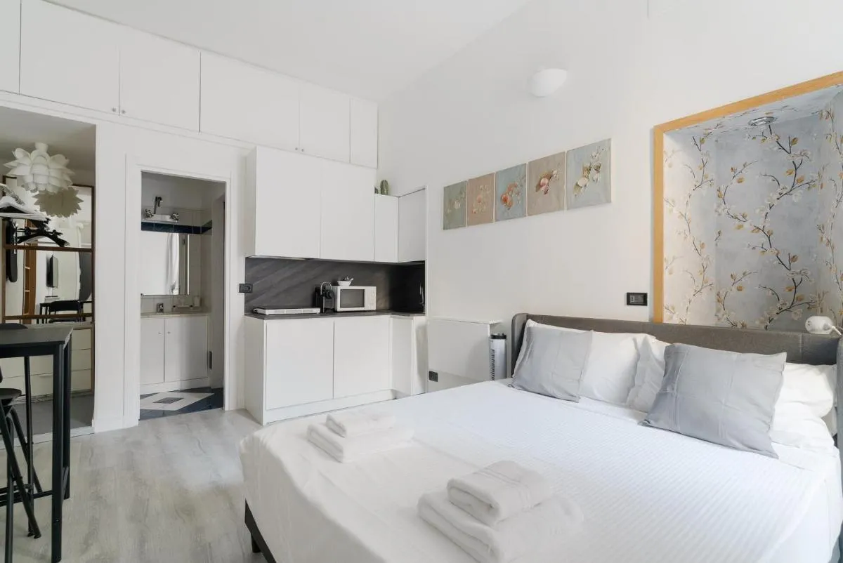 Image 3 of GuestHost – Bright Studio Apt MM2 Sant’Agostino