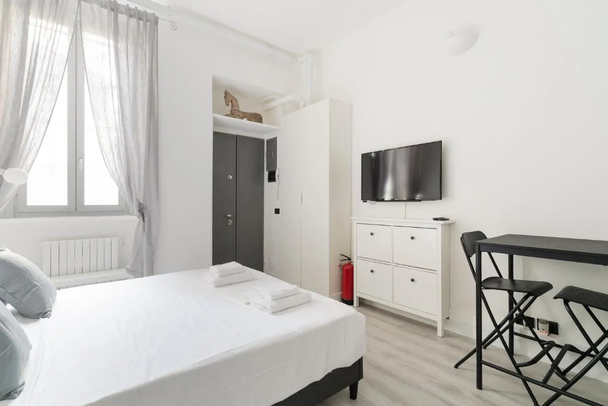 Image 4 of GuestHost – Bright Studio Apt MM2 Sant’Agostino