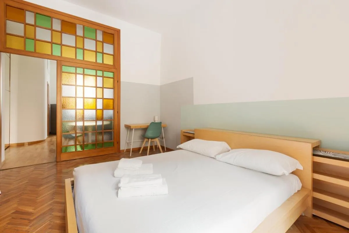 Image 1 of GuestHost – Cosy Apt Lodi M3 Subway Yellow Line