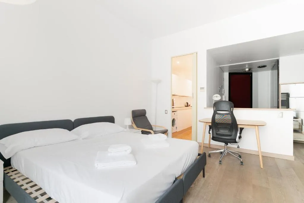 Image of GuestHost – Cosy Central Apt Milano Missori M3