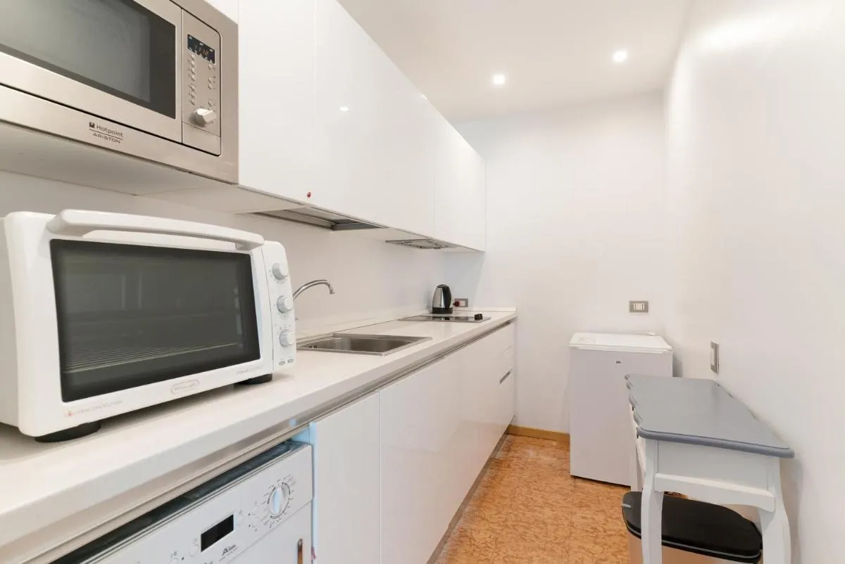 Image 3 of GuestHost – Cosy Central Apt Milano Missori M3