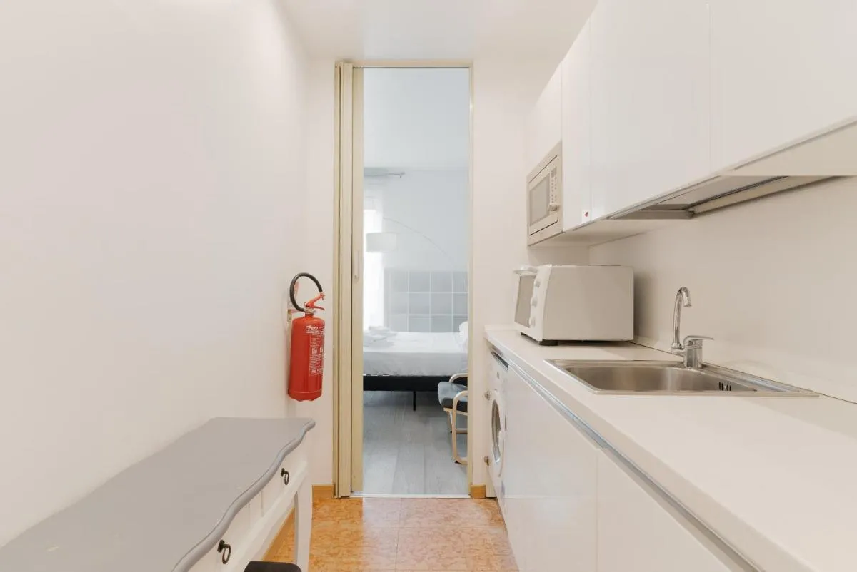 Image 2 of GuestHost – Cosy Central Apt Milano Missori M3