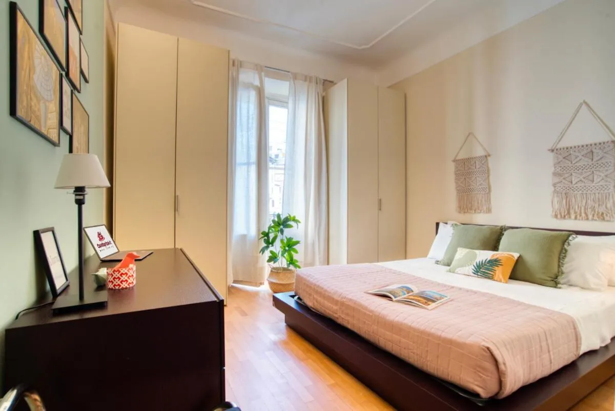 Image 6 of GuestHost – DeAngeli Nest romantico bilocale di design in zona De Angeli, rinnovato e accessoriato