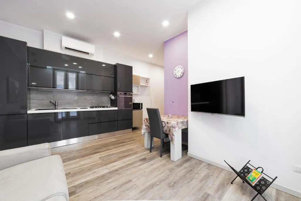 Image of GuestHost – Lovely Apartment near Piazza Firenze!