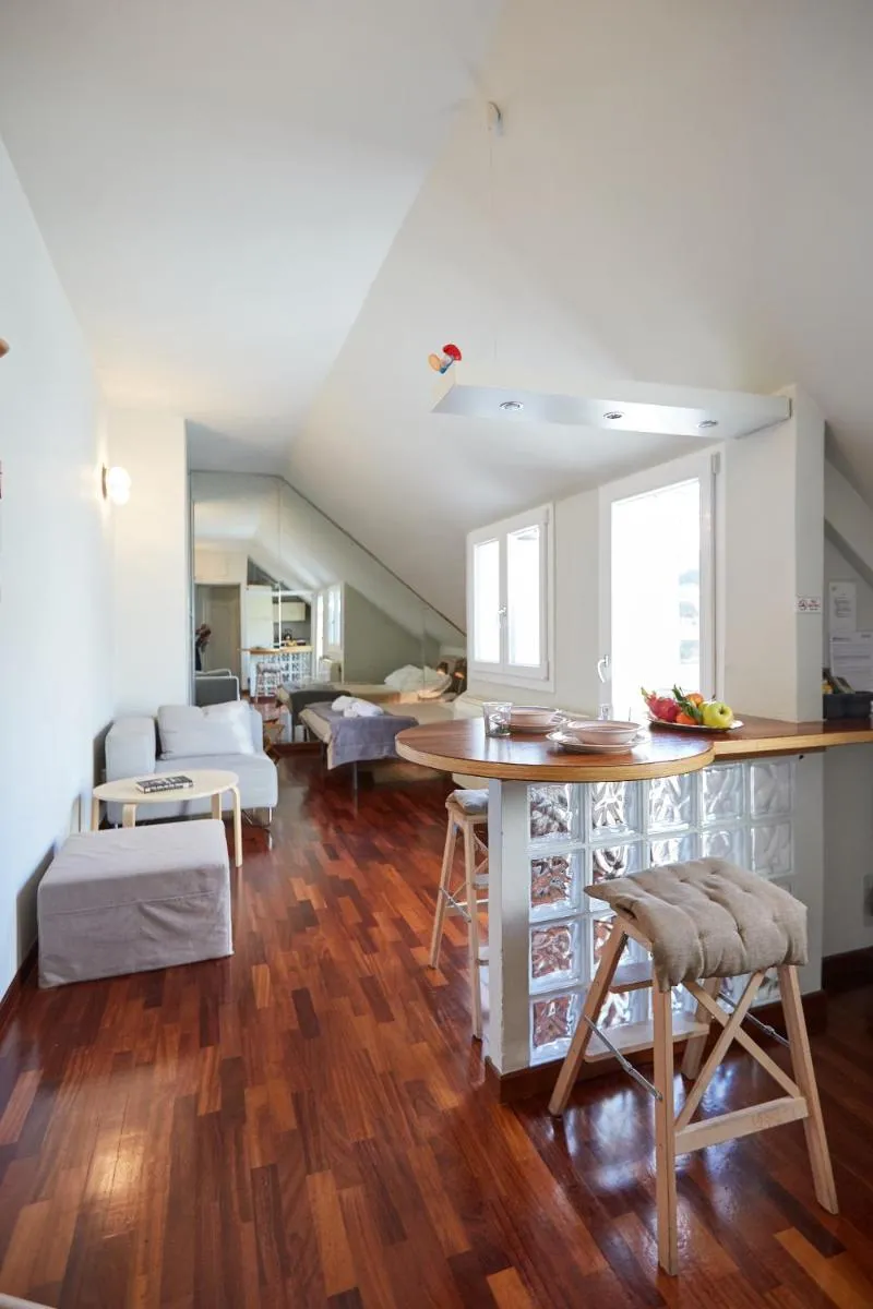 Image 3 of GuestHost – Studio con Balcone per 2 persone