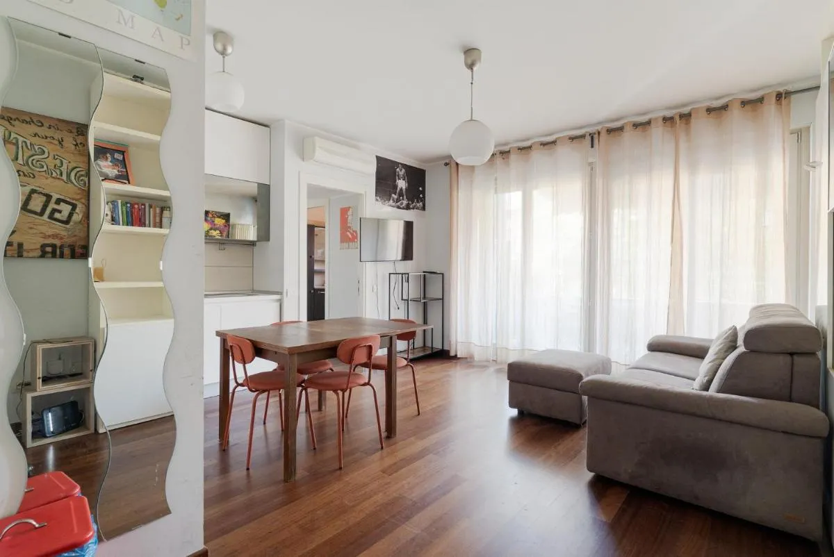 Image 4 of GuestHost – Stylish Apartment Viale Toscana Milano
