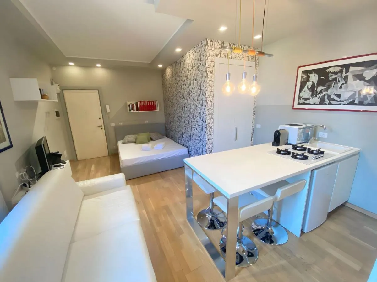 Image 3 of GuestHost – Viale Umbria White & Cosy Studio