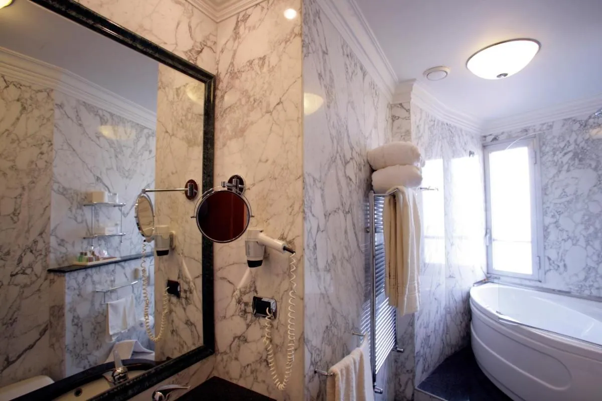 Image 2 of Hotel Capitol Milano