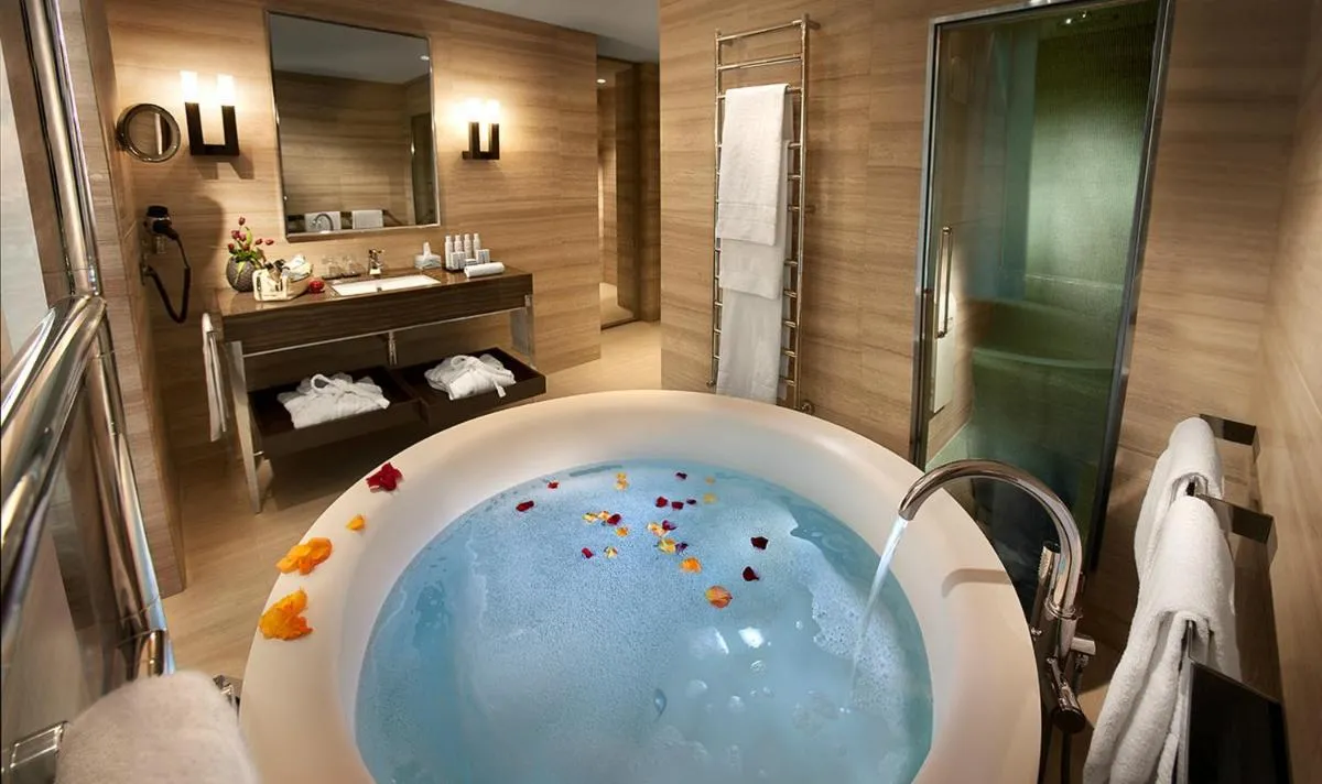 Image 2 of Hotel Cavour