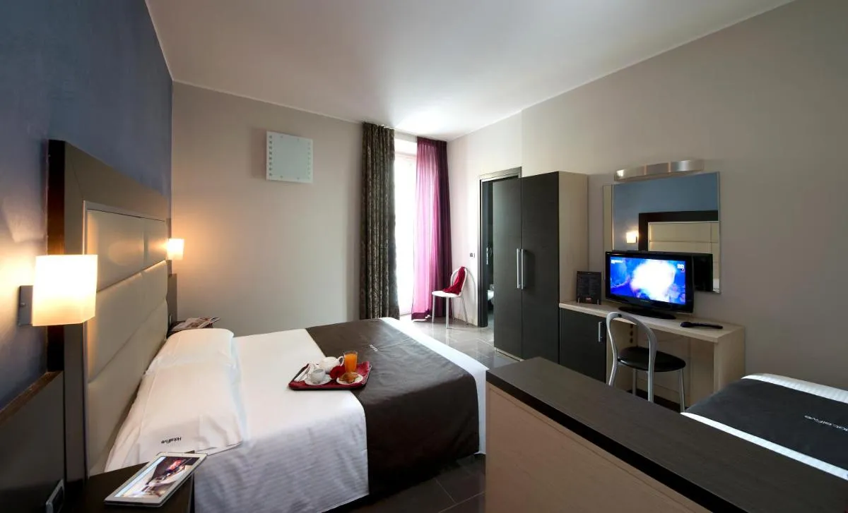 Image 4 of Hotel Five