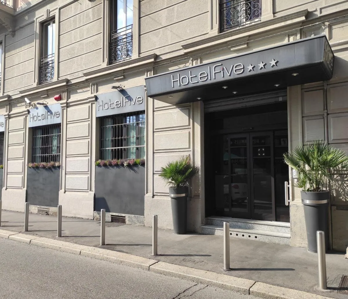 Image 5 of Hotel Five