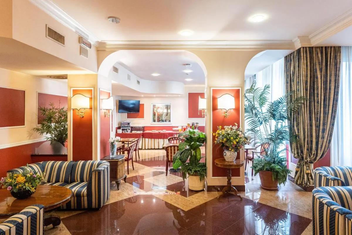 Image 2 of Hotel Garda