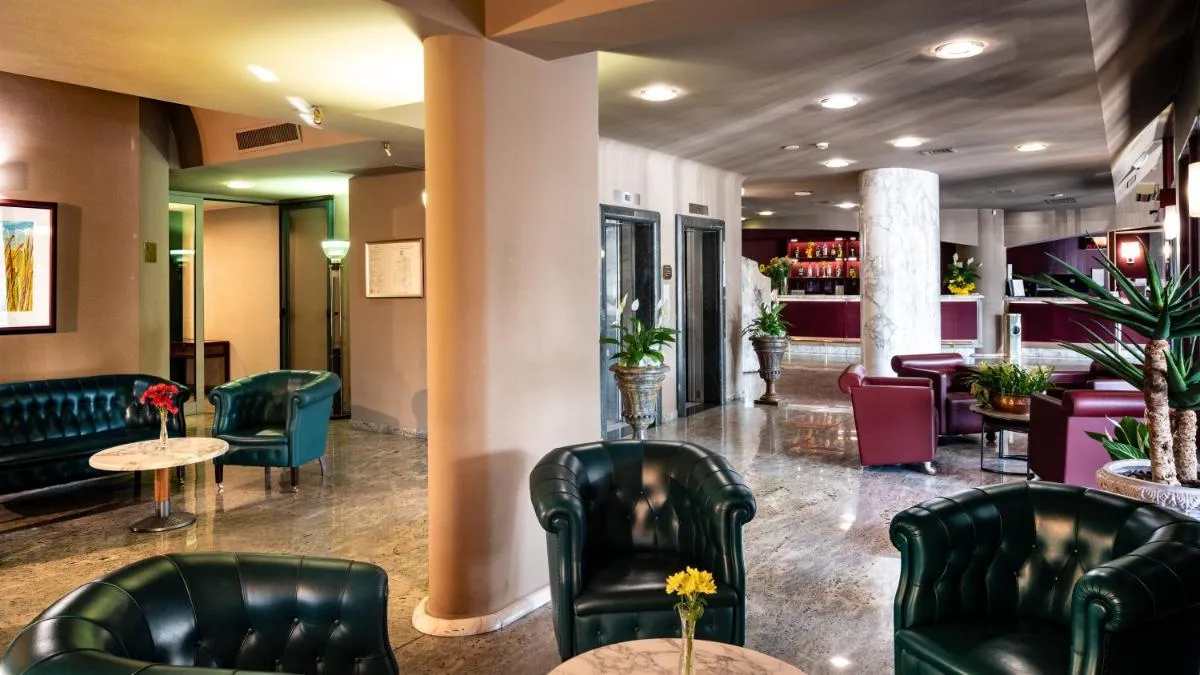 Image 4 of Hotel Sunflower