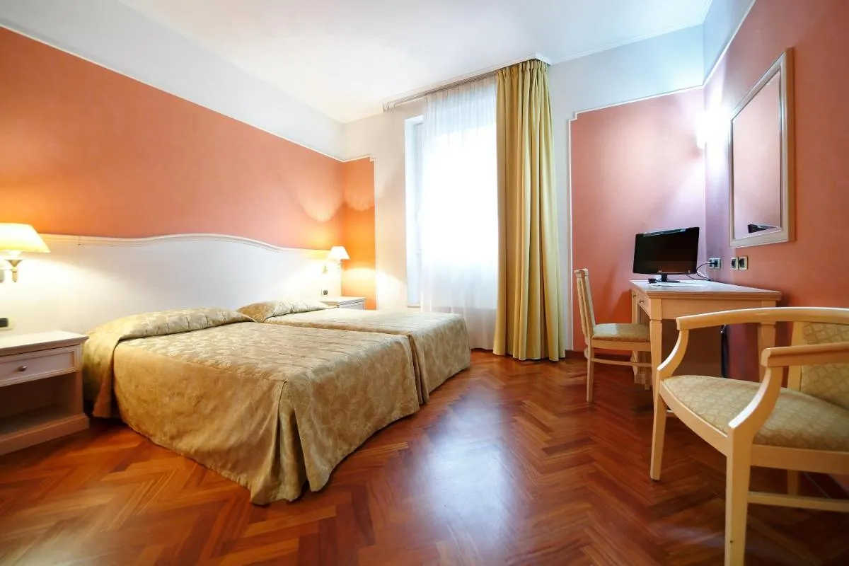 Image 1 of Hotel Terminal
