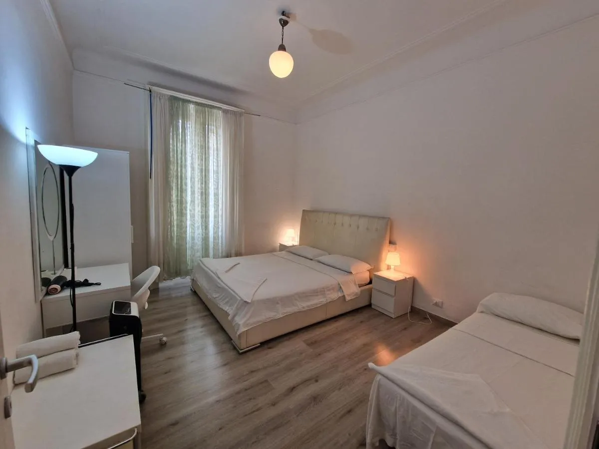 Image 1 of House in the city center-Casa nel centro della città