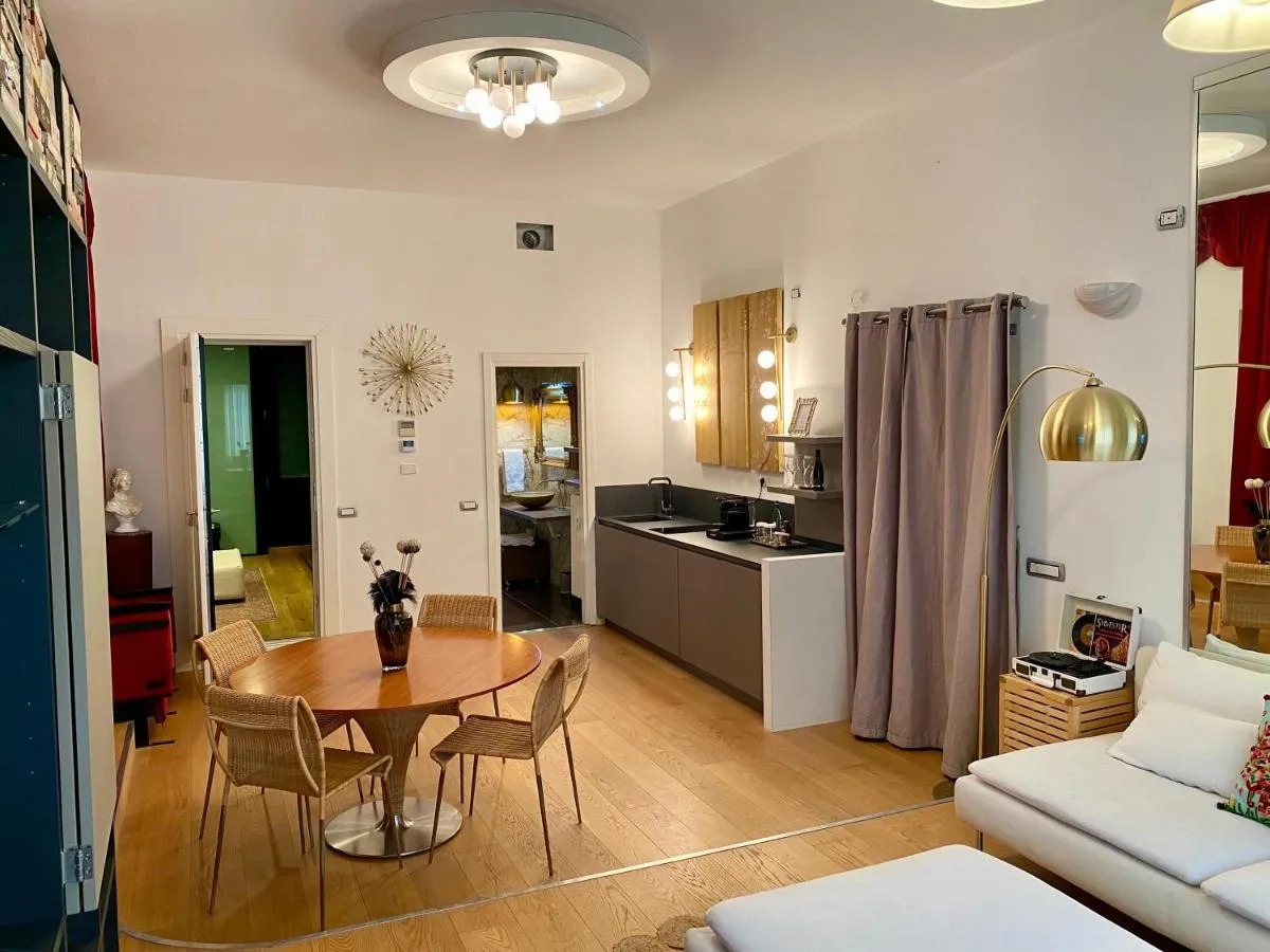 Image 3 of INTOMILAN I Design Apartment Galleria Del Corso
