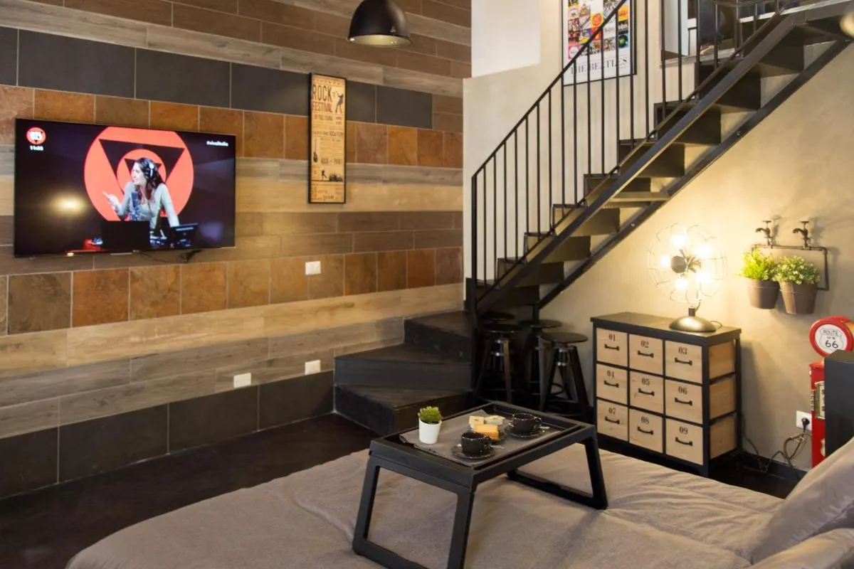 Image 4 of Industrial Apartment Near Duomo
