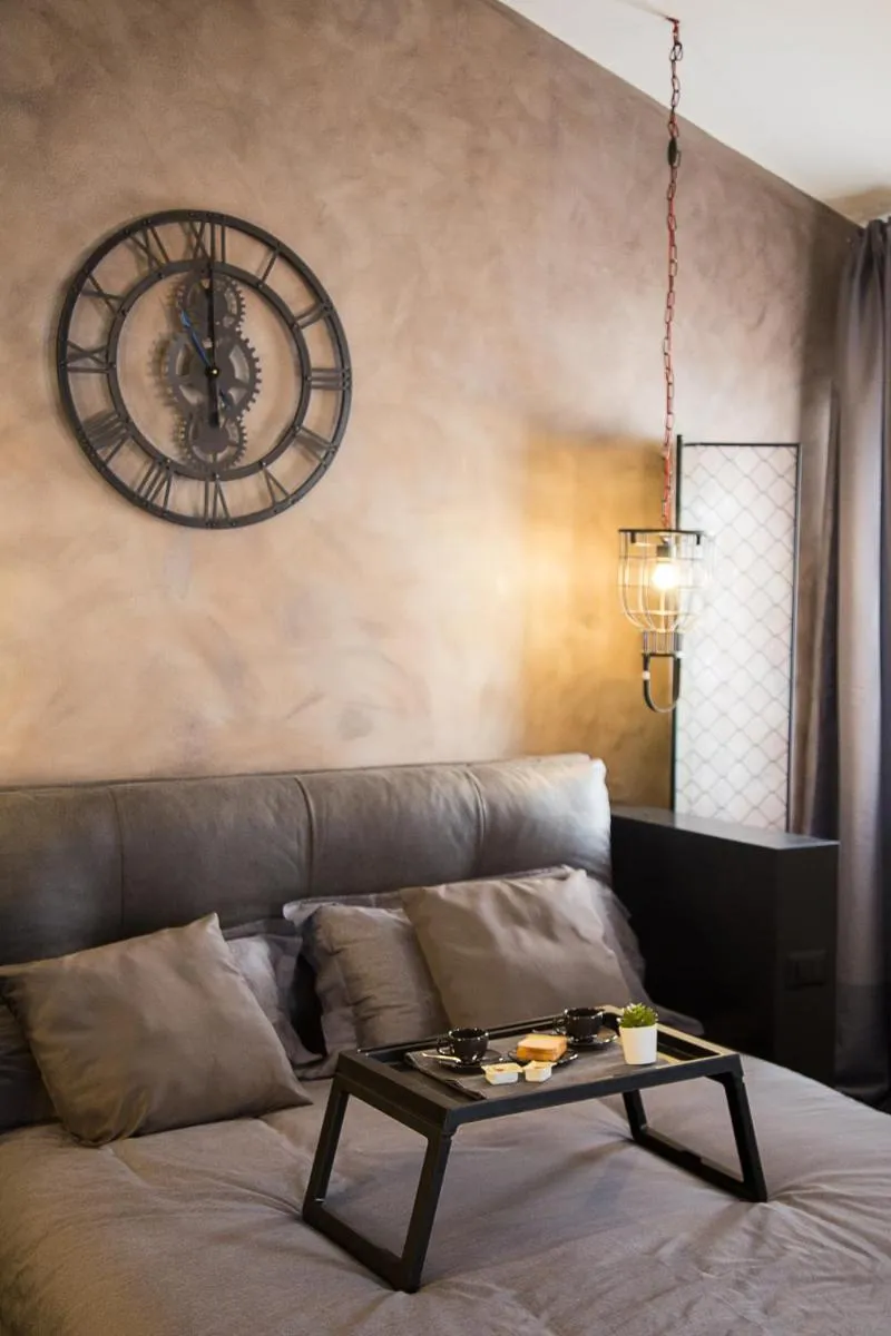 Image 6 of Industrial Apartment Near Duomo