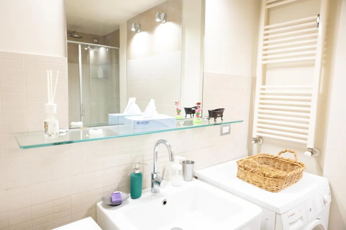 Image 2 of Intrho Navigli-Centro Apartment – Modern & Cozy
