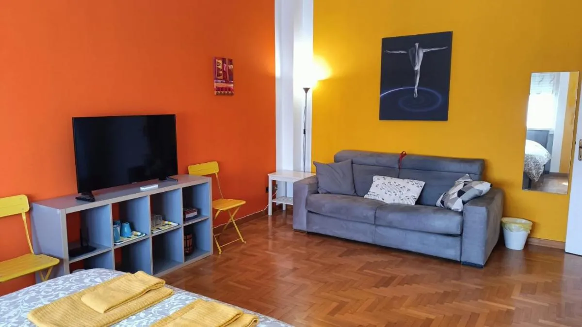 Image 4 of Isola Flat