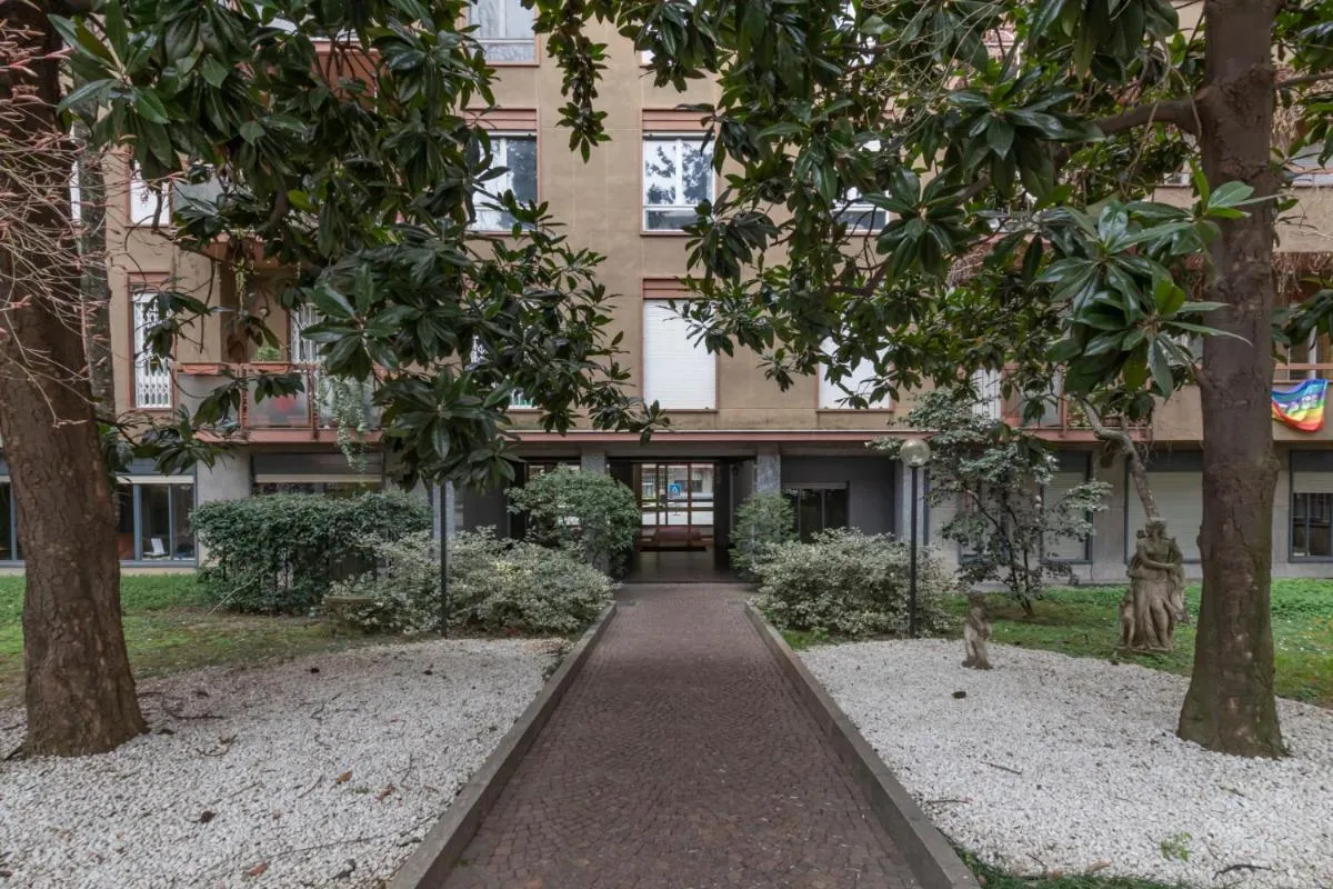 Image 5 of JOIVY Modern 2bed flat with balcony, 250m from M5 Foppa and M2 Sant’Agostino