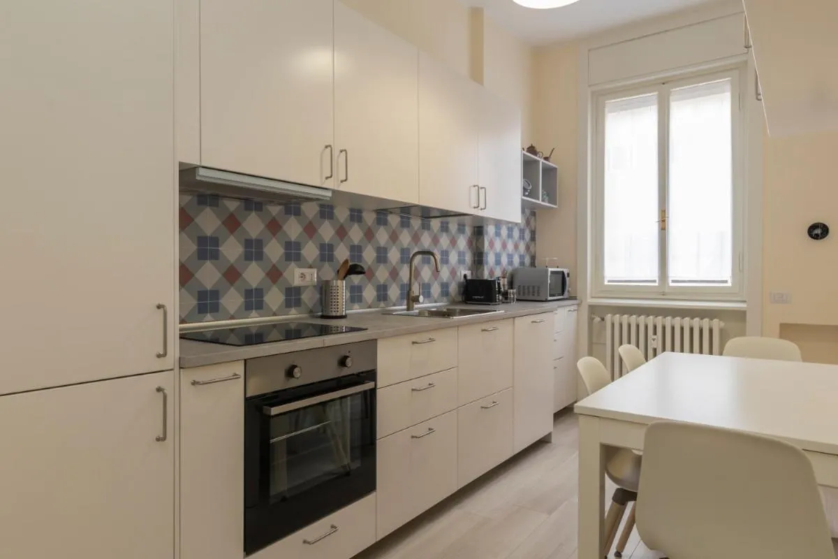 Image 3 of JOIVY Modern 2bed flat with balcony, 250m from M5 Foppa and M2 Sant’Agostino
