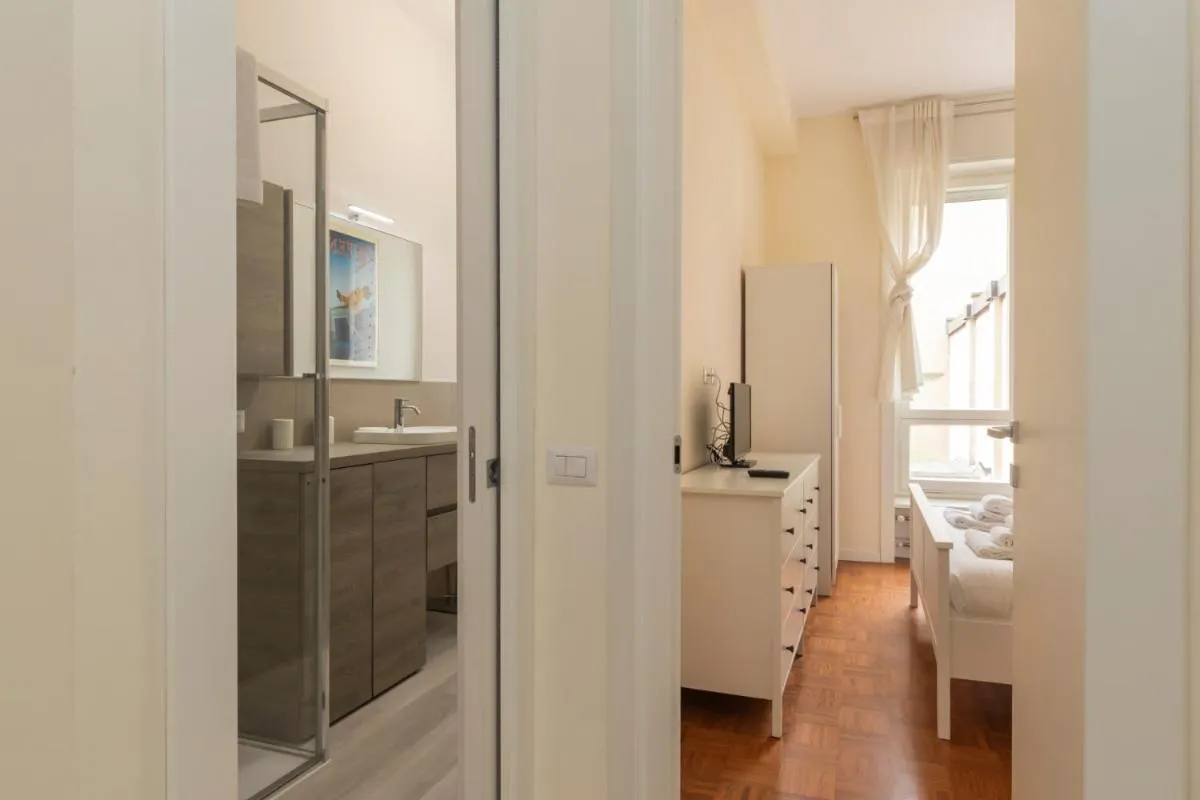 Image 2 of JOIVY Modern 2bed flat with balcony, 250m from M5 Foppa and M2 Sant’Agostino